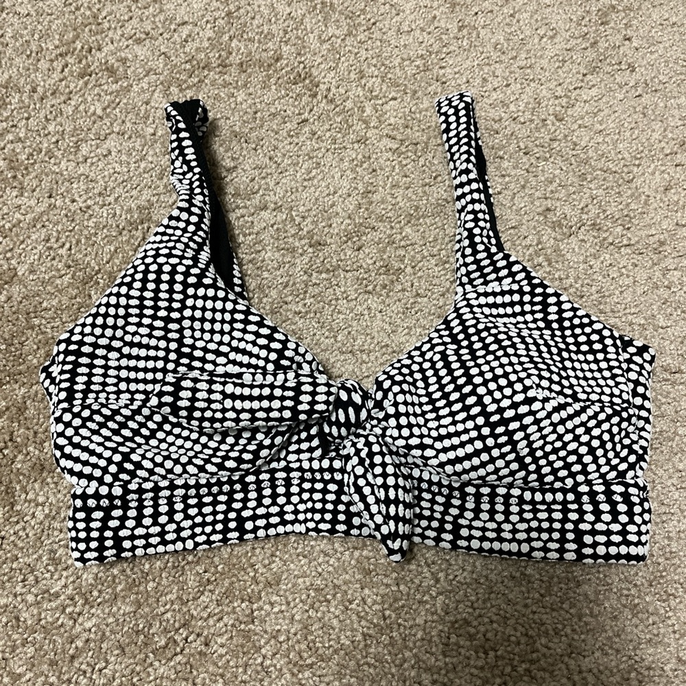 Aerie Textured Polka Dot Bikini Top size M